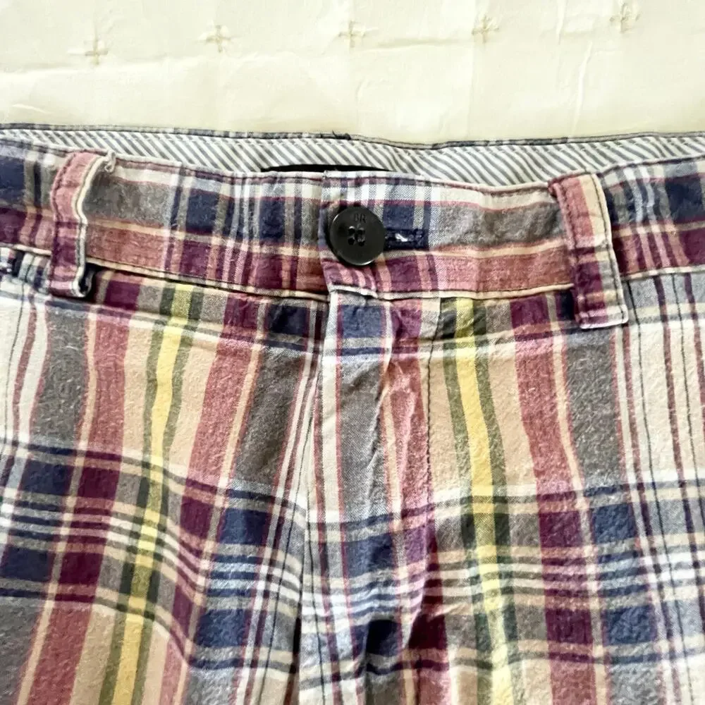 Banana Republic details brand